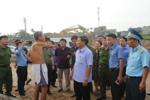 Chủ tịch TP Hải Phòng yêu cầu xử lý nghiêm vụ “giang hồ” ngang nhiên chiếm đất gây xôn xao dư luận Chủ tịch TP Hải Phòng yêu cầu xử lý nghiêm vụ “giang hồ” ngang nhiên chiếm đất gây xôn xao dư luận