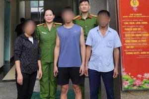 Giải cứu nam sinh ở Hà Nội bị thao túng tâm lý, đang tìm cách bắt xe sang Campuchia