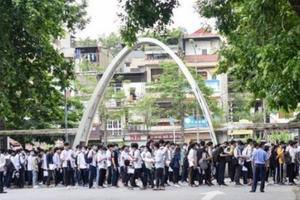 Luôn có con đường khác…