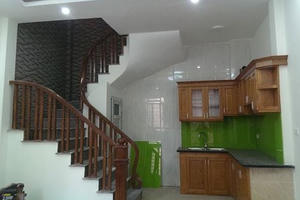 Bán gấp nhà 5 tầng ở Hoàng Mai gần sân bóng Định Công Hạ