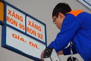 Giá xăng giảm quanh mốc 20 nghìn đồng/lít