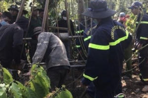 Đắk Lắk: Lên rẫy với bà ngoại cháu trai 3 tuổi rơi xuống giếng 12m tử vong