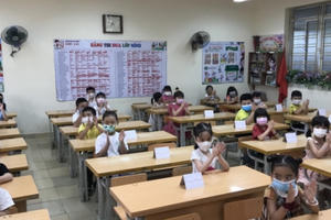 Học sinh lớp 1 tại Hải Phòng phấn khởi tựu trường vào 25/8