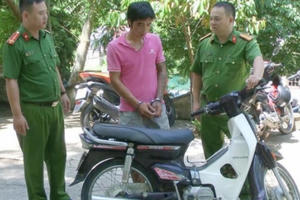 3 chiến sĩ công an bị thương khi bắt đối tượng trộm cắp tài sản nhiễm HIV