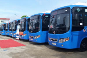 Bị cấm lưu hành mùa Covid-19, doanh nghiệp vận tải xin miễn nộp phí bảo trì đường bộ