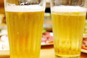 Cụ ông 70 tuổi tử vong sau khi uống hết cốc bia bỏ thuốc trừ sâu của người tình trẻ