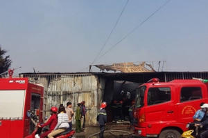 Hưng Yên: Cửa hàng gia dụng bị "bà hỏa" thiêu rụi