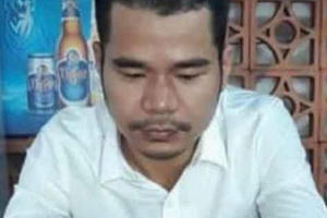 Xông vào nhà chém người rồi đập phá tài sản