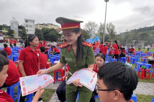 Công an tỉnh Lào Cai tổ chức hoạt động tuyên truyền, trải nghiệm, thực hành chữa cháy cho người dân