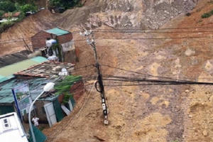 Quảng Ninh: Đất đá sạt lở vào nhà dân, một người thiệt mạng