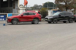 Quá tải xe đăng kiểm, nhiều trung tâm phải tăng ca, làm ngày nghỉ