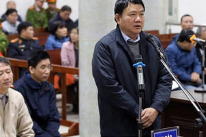 Ông Đinh La Thăng nhiều lần khóc khi nhắc về gia đình