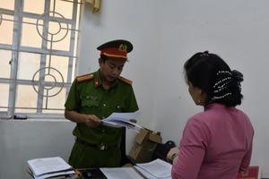 Bé trai 14 tháng tuổi bị bảo mẫu ném xuống nền nhà ở Quảng Ngãi đã không qua khỏi