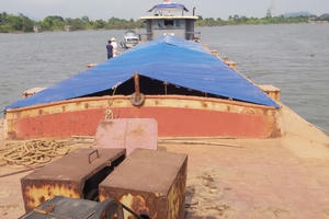 Quảng Ninh: Tạm giữ phương tiện vận chuyển khoáng sản không có hóa đơn chứng từ hợp pháp