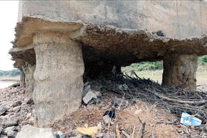 Chủ tịch tỉnh Phú Thọ chỉ đạo khắc phục sự cố hư hỏng cầu Sông Lô