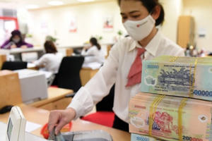 Đề xuất chính sách hỗ trợ Covid-19 đợt 2: Giảm lãi suất cho vay - Có còn dư địa?