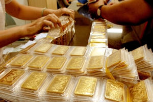 Người dân méo mặt vì vàng SJC bị “hắt hủi”?