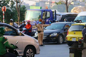 CSGT Hà Nội khuyến cáo người dân tham gia giao thông ngày cận Tết