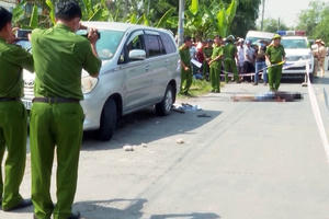 Vĩnh Long:Truy tố 7 bị can trong vụ “chồng đâm chết người vì cứu vợ bị bắt cóc”