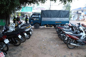 Phát hiện hàng xe mô tô không rõ nguồn gốc ở Tây Ninh