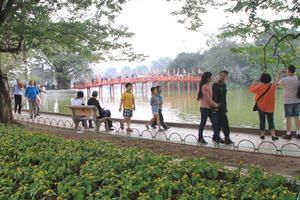 Cảnh sát hình sự hoá trang trên phố đi bộ chống 'đạo chích'