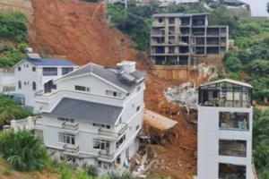 Thông tin mới nhất vụ sạt lở đất khiến nhiều người bị thương, mất tích ở Lâm Đồng Thông tin mới nhất vụ sạt lở đất khiến nhiều người bị thương, mất tích ở Lâm Đồng