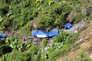 Kỳ 1 - Vàng “tặc” chiếm lĩnh núi Pá Phay