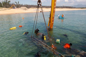 Đóng điện cho xã đảo Nhơn Châu tại Bình Định bằng cáp ngầm xuyên biển