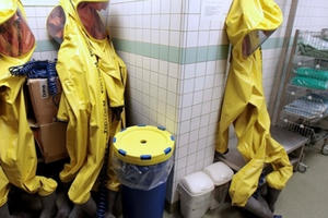 Pháp lo sợ bị tấn công bằng vũ khí sinh học và hóa học