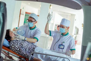 TP HCM: Người phụ nữ 67 tuổi phải cấp cứu sau khi đi làm đẹp