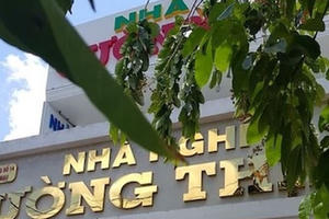 Bất ngờ cô giáo mầm non vào nhà nghỉ cùng trưởng phòng giáo dục để 'mượn tiền'