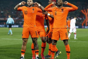 Vòng loại Euro 2020: "Cơn lốc màu da cam" xé toạc " Đôi cánh trắng"