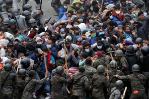 "Biển người" di cư ùn ùn đổ về biên giới Mỹ trước ngày ông Biden nhậm chức