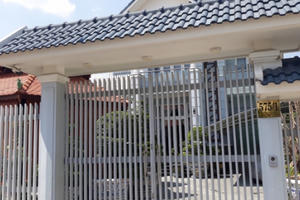 Cận cảnh "chuồng chó" không phép và biệt thự của Chánh Thanh tra quận Thủ Đức