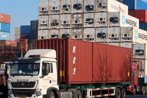 Phí chở hàng trên trời và "cơn ác mộng" vận chuyển toàn cầu