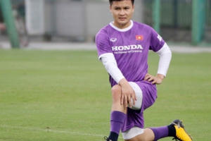 Quang Hải mệt mỏi trong buổi tập đầu tiên cùng đội tuyển Việt Nam