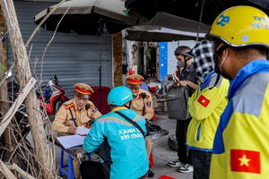 Gần 1.200 shipper và xe công nghệ vi phạm luật giao thông