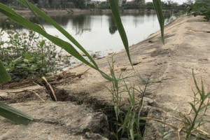 Nhà máy nước dang dở thành “bẫy” chết người