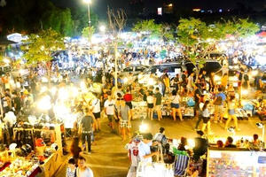 Đà Nẵng: Sớm triển khai dự án 'Chợ đêm Sơn Trà' dọc bờ sông Hàn