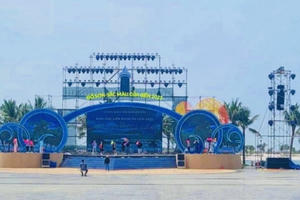 Chương trình nghệ thuật “Đồ Sơn – Sắc màu của biển” chuẩn bị khai mạc Chương trình nghệ thuật “Đồ Sơn – Sắc màu của biển” chuẩn bị khai mạc
