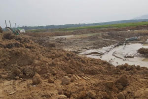 Bình Thuận: Dân bức xúc nạn “cát tặc” hoành hành tại hồ Biển Lạc