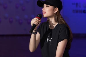 Phạm Hương khóc nức nở khi đọc “tâm thư” sau 2 năm đăng quang