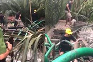 Đồng Nai: "Cát tặc" nhấn chìm phương tiện để bỏ trốn khi bị phát hiện Đồng Nai: "Cát tặc" nhấn chìm phương tiện để bỏ trốn khi bị phát hiện