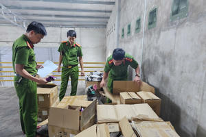 Phát hiện, thu giữ 2,5 tấn mỹ phẩm không rõ nguồn gốc tại Quảng Trị