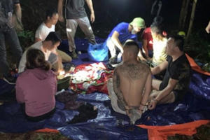 Lẻn vào rừng đánh bạc giữa mùa dịch