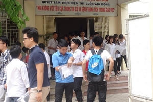 Gần 900.000 thí sinh bước vào môn thi Ngoại ngữ chiều nay