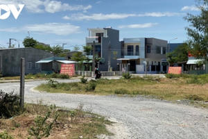 Cơn lốc phân lô bán nền: Đất đô thị bỏ hoang, dân khốn khổ