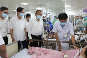 Phó Thủ tướng Trương Hòa Bình đến thăm hỏi, động viên nạn nhân vụ TNGT tại Quảng Bình