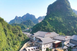 Đại gia mạnh tay làm bất động sản “chữa lành”