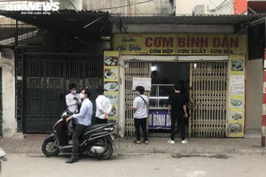 Hàng quán tại Thủ đô nhộn nhịp trở lại khi cận ngày hết lệnh cách ly